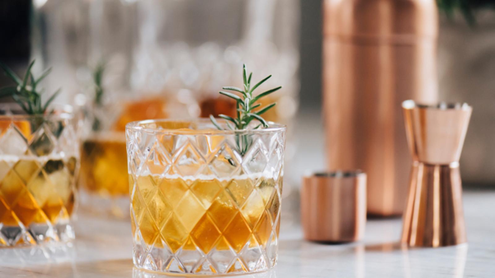 The Bar Equipment & Gadgets You Need At Home SL.Man