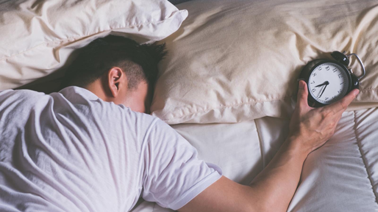Expert-Approved Ways To Beat SAD | SL.Man